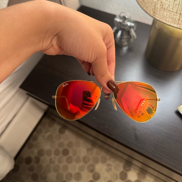 Aviator - Picture 5 of 6